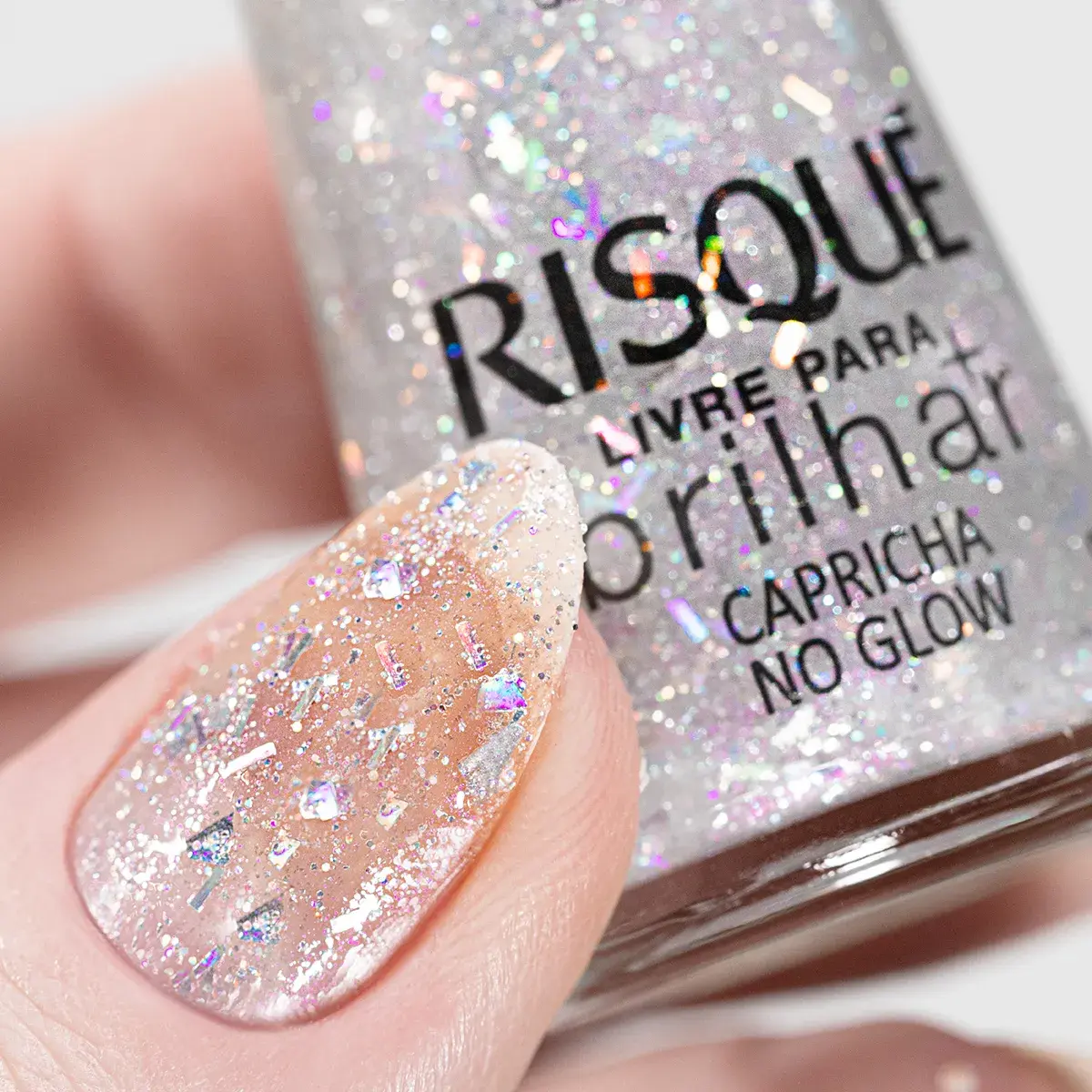 ESMALTE RISQUE LIVRE PARA BRILHAR CAPRICHA NO GLOW